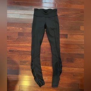 Lululemon yoga pants XS, probably 0 or 2
